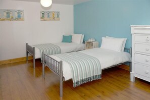 4 chambres, fer et planche à repasser, Wi-Fi gratuit, draps fournis