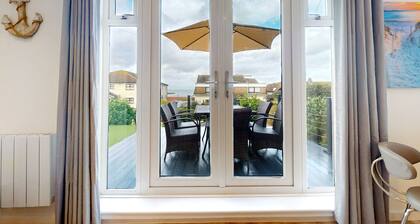 Somerwood - Two Bedroom Cottage, Sleeps 4