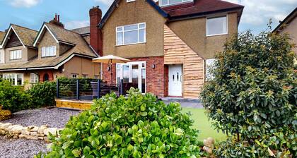 Somerwood - Two Bedroom Cottage, Sleeps 4