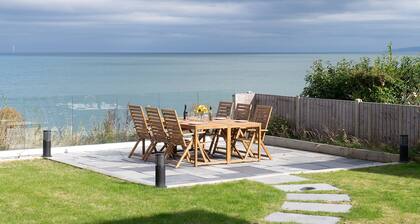 105 The Beach House - Six Bedroom Cottage, Sleeps 12