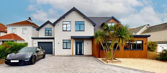 105 The Beach House - Six Bedroom Cottage, Sleeps 12
