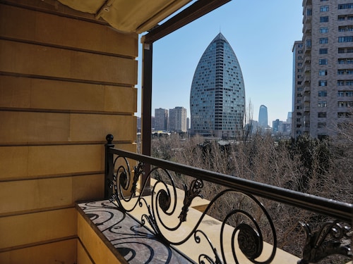 The Central Point Hotel Baku