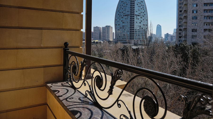 The Central Point Hotel Baku