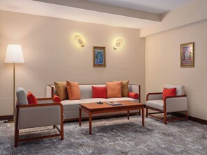 Skrivebord, barnesenger (inkludert), wi-fi (inkludert) og sengetøy