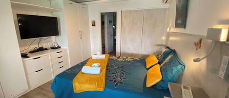 1 bedroom, iron/ironing board, WiFi, bed sheets