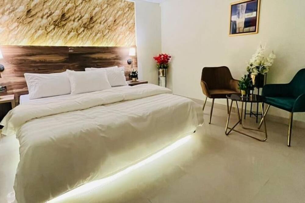 Hotel Exclusive Karachi
