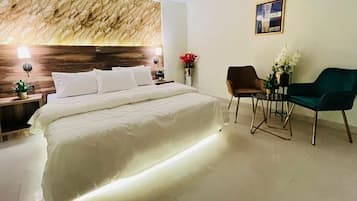 Deluxe Double Room | Soundproofing, iron/ironing board, free WiFi