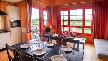 TV connectée, table de tennis de table