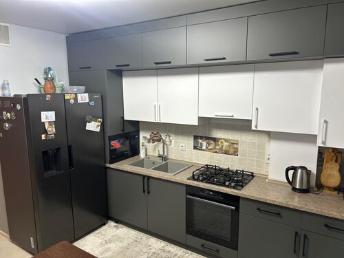 Cozy 1-bedroom apartment in delightful Chișinău with AC, WiFi