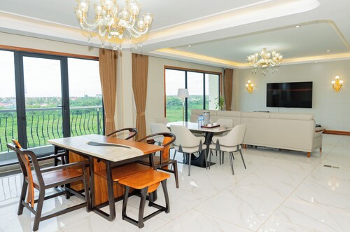 Royal International Hotel