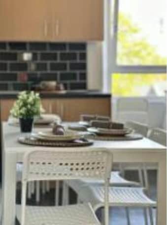 Dining. Dumbarton cosy home, Loch Lomond
