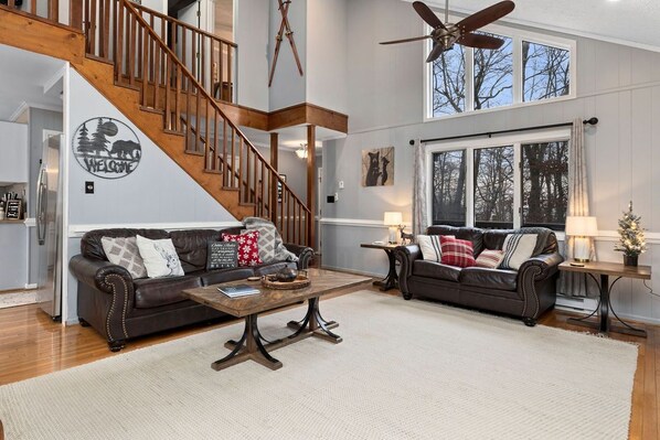 Cabin, Private Bathroom (Blackwood Chalet) | Lounge - Blackwood Chalet (Nellysford)