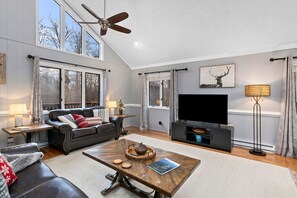 Cabane, salle de bains privée (Blackwood Chalet) | Bar lounge