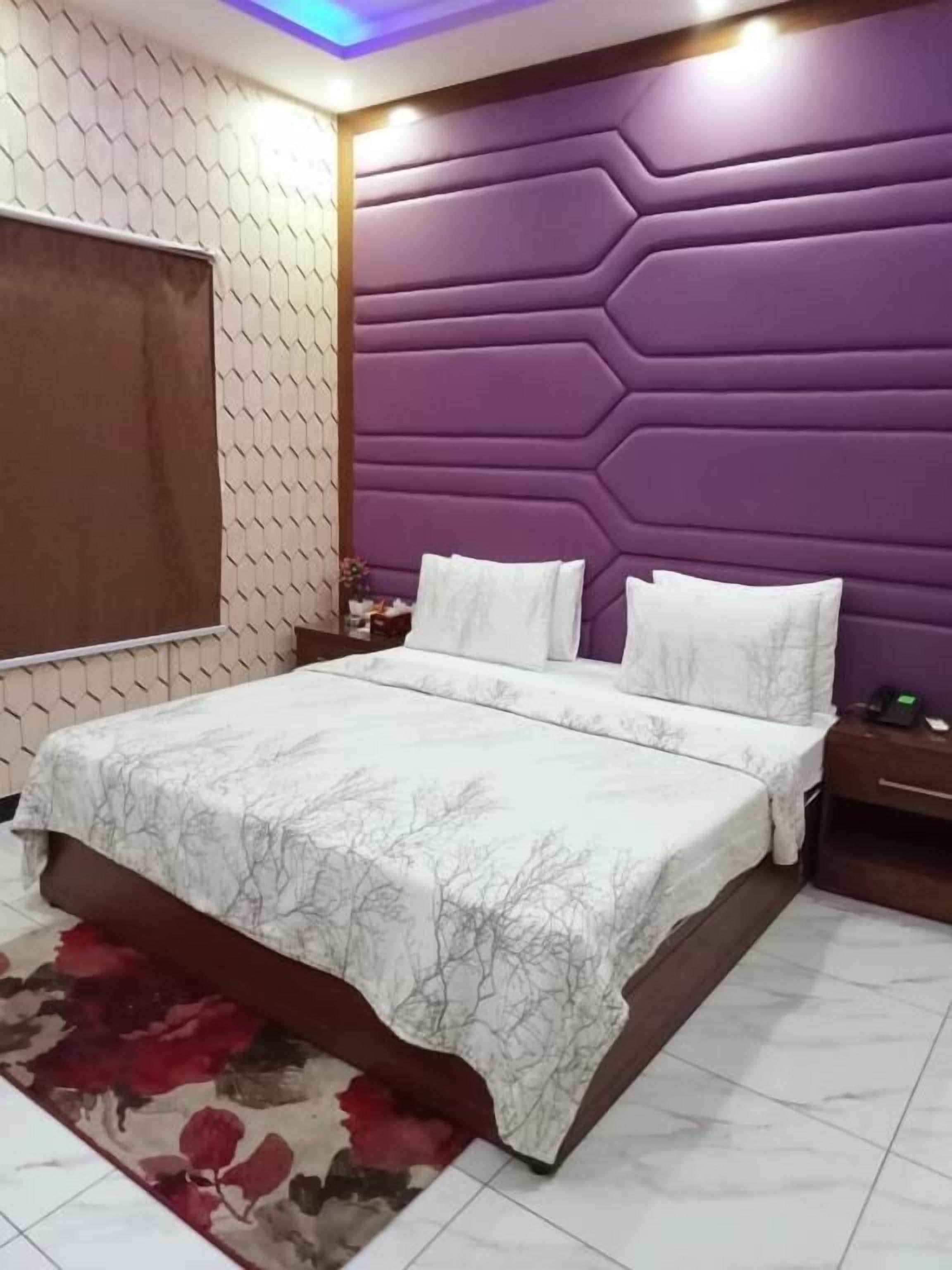 Deluxe Double Room, City View | Soundproofing, iron/ironing board, free WiFi