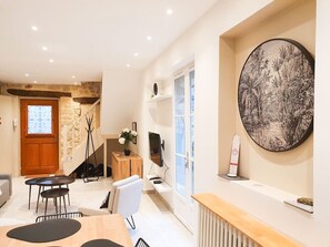 Interior - Voltaire's home in the heart of the city (Saint-Germain-en-Laye)