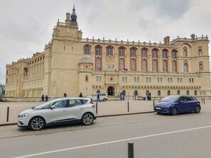 Point of interest - Large studio - city center - 300 m RER A (Saint-Germain-en-Laye)