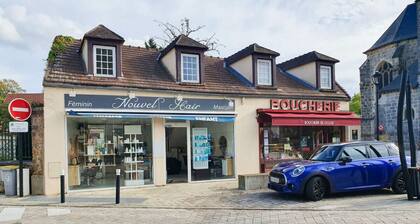 Big flat close to the velodrome and national golf