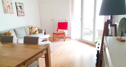 Big flat close to the velodrome and national golf