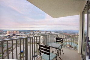 Property grounds - 🌊Stunning Views from HUGE Balcony-Great Amenities-Estero Beach & Tennis 1201-A🌊 (Fort Myers Beach)