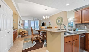 Condo, Multiple Beds (Palacio 1204) | Private kitchen | Oven, toaster, paper towels - Palacio 1204 (Pensacola)