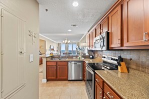 Condo, Multiple Beds (Palacio 1204) | Private kitchen | Oven, toaster, paper towels - Palacio 1204 (Pensacola)