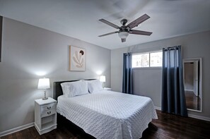 4 chambres, fer et planche à repasser, Wi-Fi, draps fournis