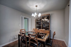 Dining - 4BR City Retreat w/ Fire Pit, BBQ & Free Parking (Jackson)