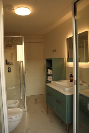 Hair dryer, towels