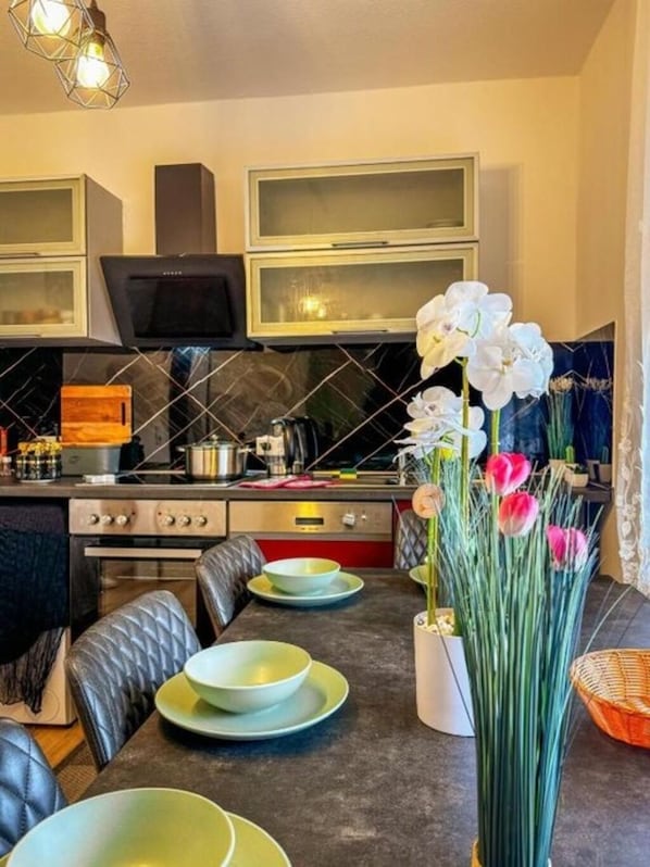 Fridge, microwave, oven, stovetop