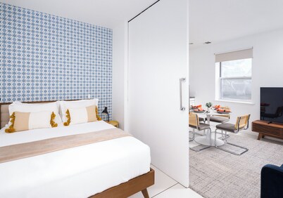 Beautiful 2 beds Apt in Midtown NYC #401