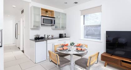 Beautiful 2 beds Apt in Midtown NYC #201