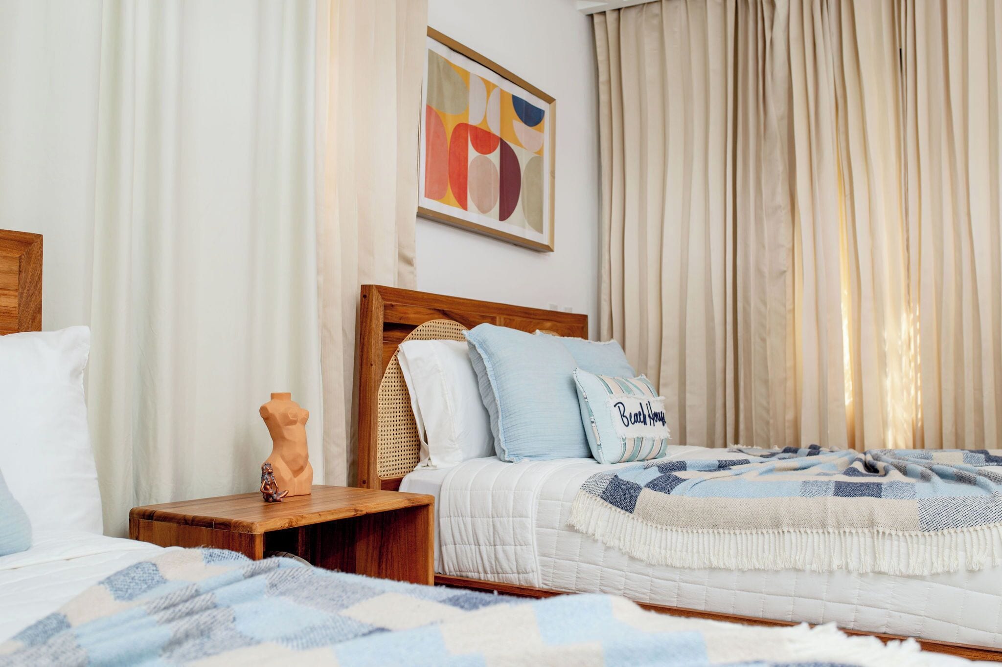 5 chambres, bureau, Wi-Fi gratuit, draps fournis