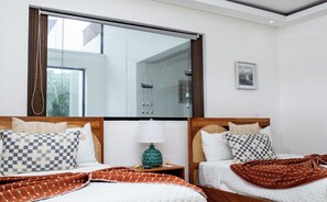 5 bedrooms, desk, free WiFi, bed sheets - Premium Villa for 15 with Pool and Jacuzzi (Las Terrenas)