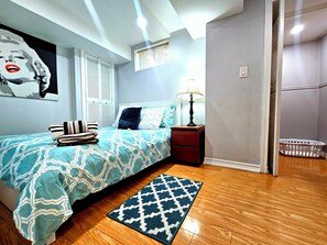 1 chambre, bureau, fer et planche à repasser, Wi-Fi