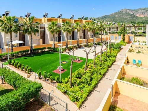 Charming 4-bedroom house with swimming pool, WiFi, AC in Oropesa del Mar 