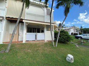 Exterior detail - BRIN D'ILE Anse des rochers sea view, beach and swimming pool (Saint François)