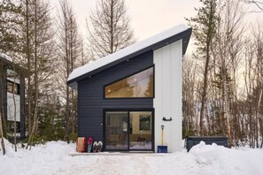 Exterior - Attic accommodation 2 0: 2-bedroom chalet  (Notre-Dame-des-Monts)