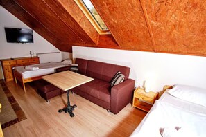 1 多间卧室、熨斗/熨衣板、WiFi、床单