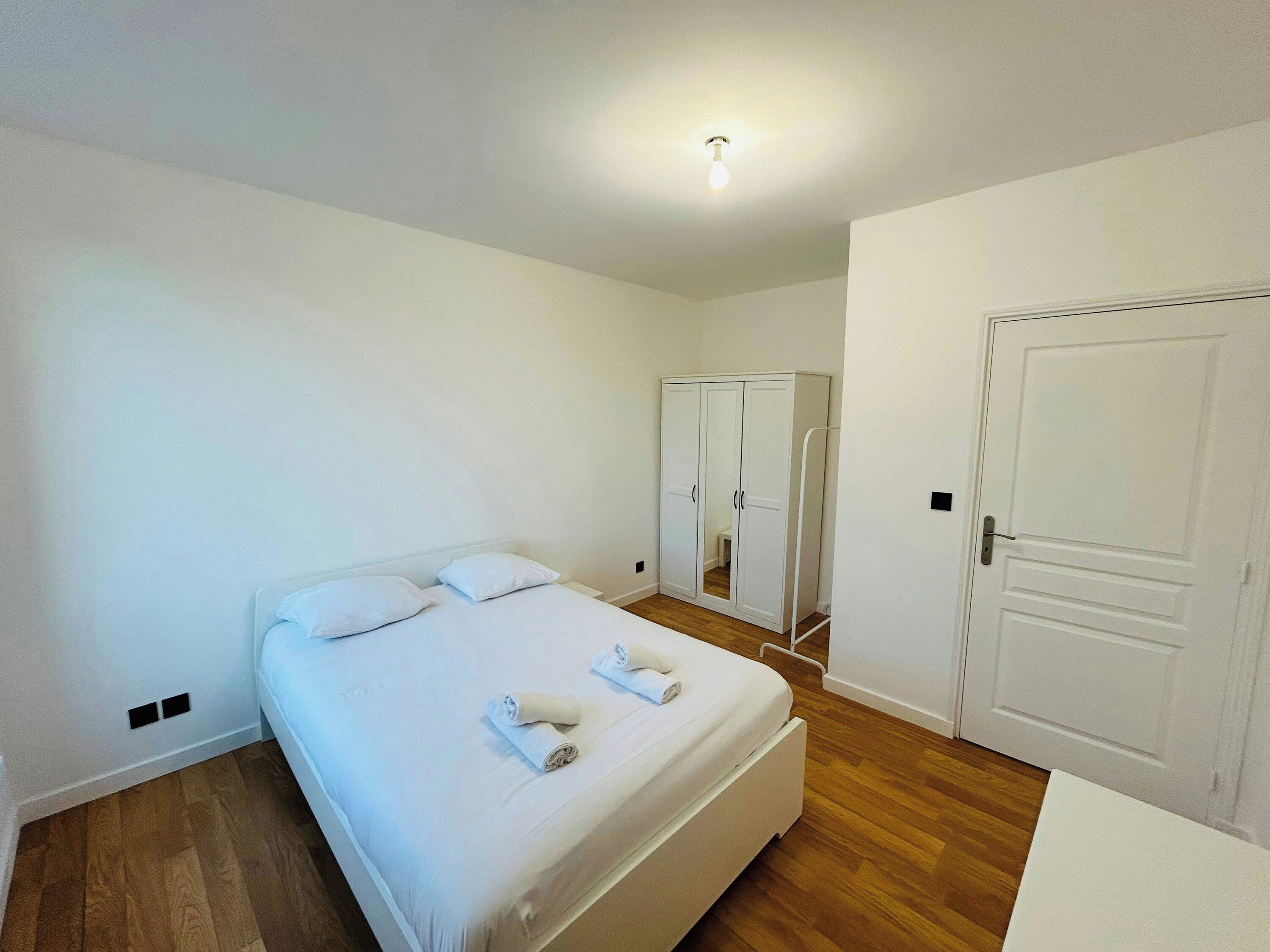 1 Schlafzimmer, Schreibtisch, WLAN, Bettwäsche