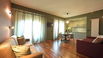 Apartment | Minibar, Schreibtisch, kostenloses WLAN, Bettwäsche