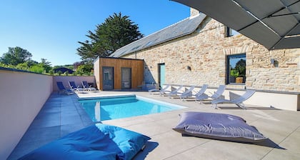 Luxueuse longÚre avec piscine chauffée, proche mer et Vannes
