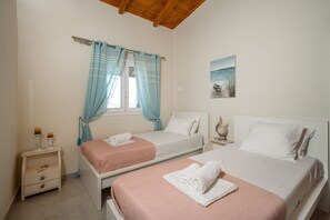 3 bedrooms, iron/ironing board, travel crib, free WiFi