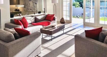 winelands living - sauna, pool, walking distance to town center