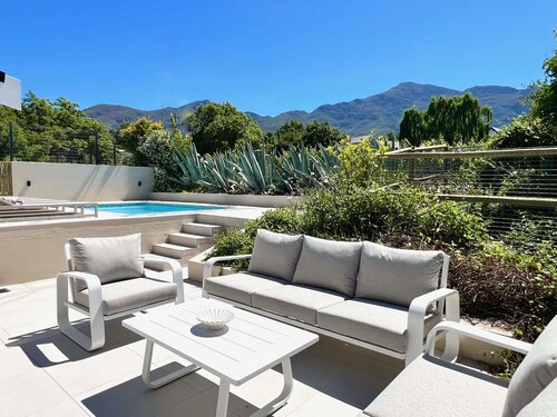 winelands living - sauna, pool, walking distance to town center