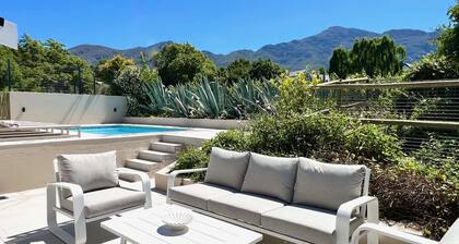 winelands living - sauna, pool, walking distance to town center