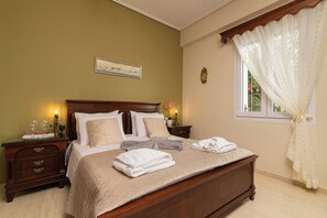 2 bedrooms, iron/ironing board, free WiFi, bed sheets - Villa Vrisi Zakynthos (Pantes)