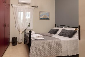 2 bedrooms, iron/ironing board, free WiFi, bed sheets - Villa Vrisi Zakynthos (Pantes)