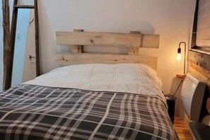 3 slaapkamers, een strijkplank/strijkijzer, wifi