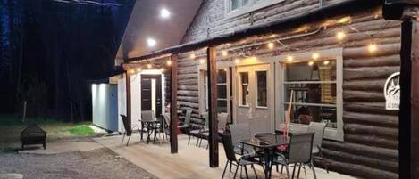 屋外ダイニングエリア