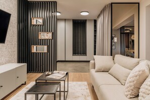 Comfort Apartment, Balcony, City View | Living room